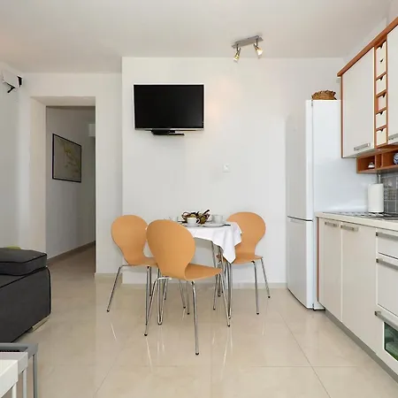 Apartment Seaside With A Swimming Pool Seget Vranjica, Trogir - 4284 Donji Seget