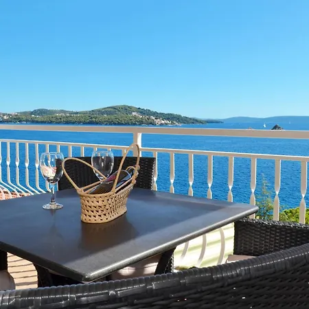 Apartment Seaside With A Swimming Pool Seget Vranjica, Trogir - 4284
