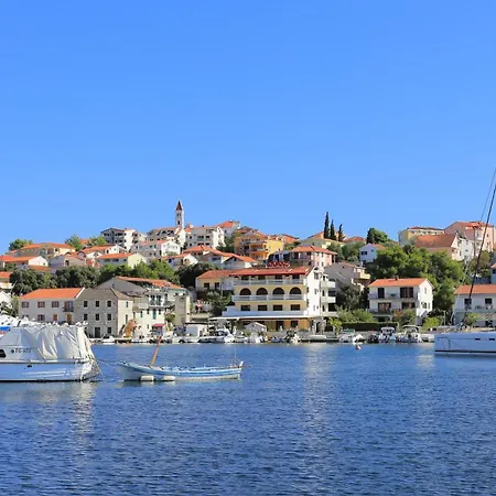 Apartment Seaside With A Swimming Pool Seget Vranjica, Trogir - 4284 Donji Seget