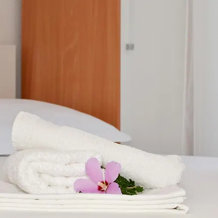 Apartment Seaside With A Swimming Pool Seget Vranjica, Trogir - 4284