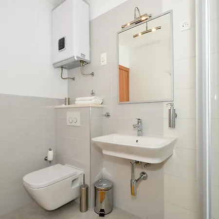 Apartment Seaside With A Swimming Pool Seget Vranjica, Trogir - 4284 Donji Seget