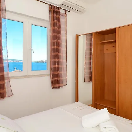 Seaside With A Swimming Pool Seget Vranjica, Trogir - 4284 Apartment Donji Seget